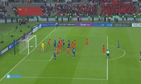 太牛了
李昊这球扑得太漂亮了
李昊反应真快啊，这种近距离的大力抽射都被扑出来了。