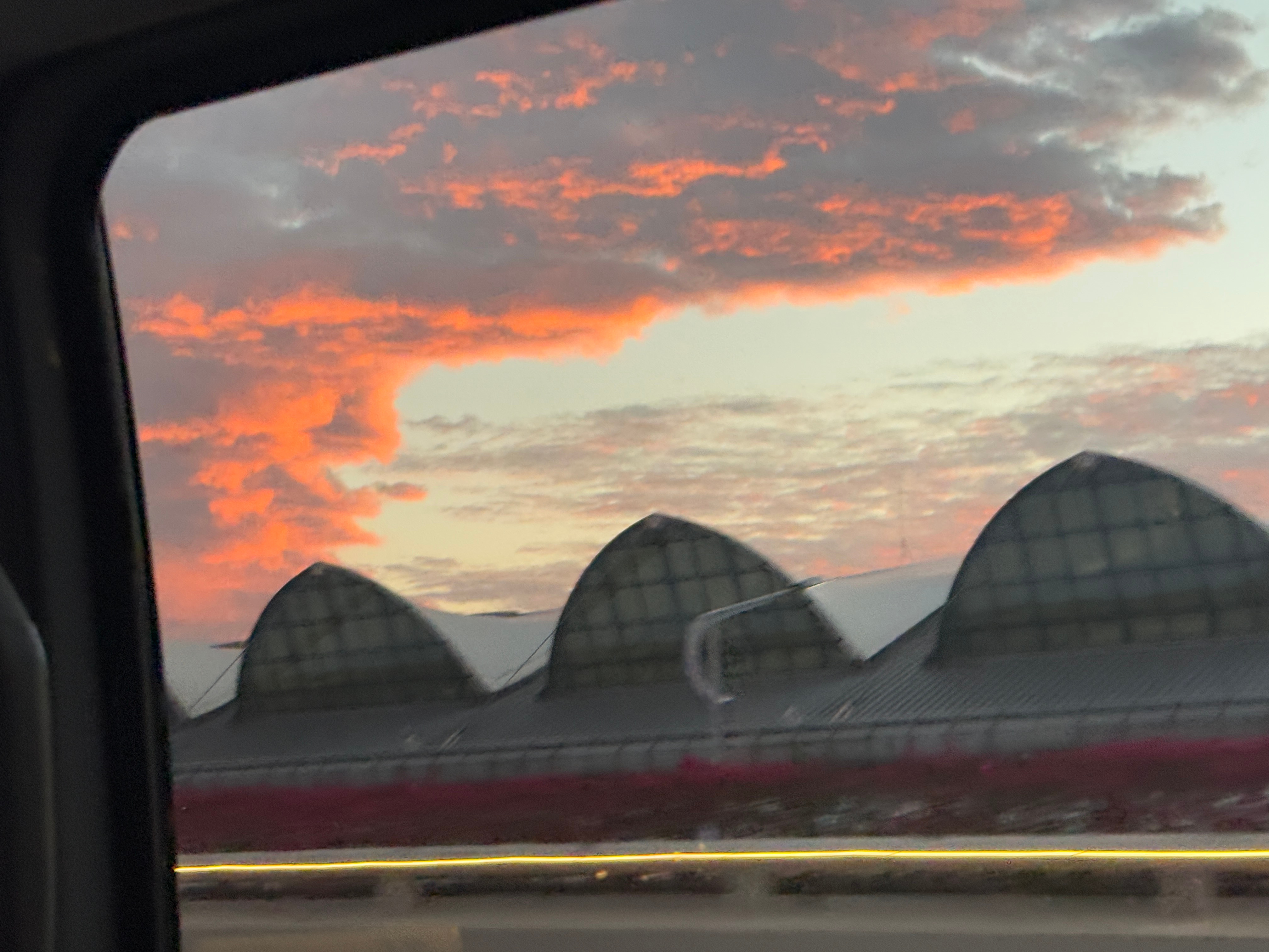 早上困早上困！今天朋友们要来我家聚会，起床开始收拾屋子准备晚上的大餐了！周末愉快