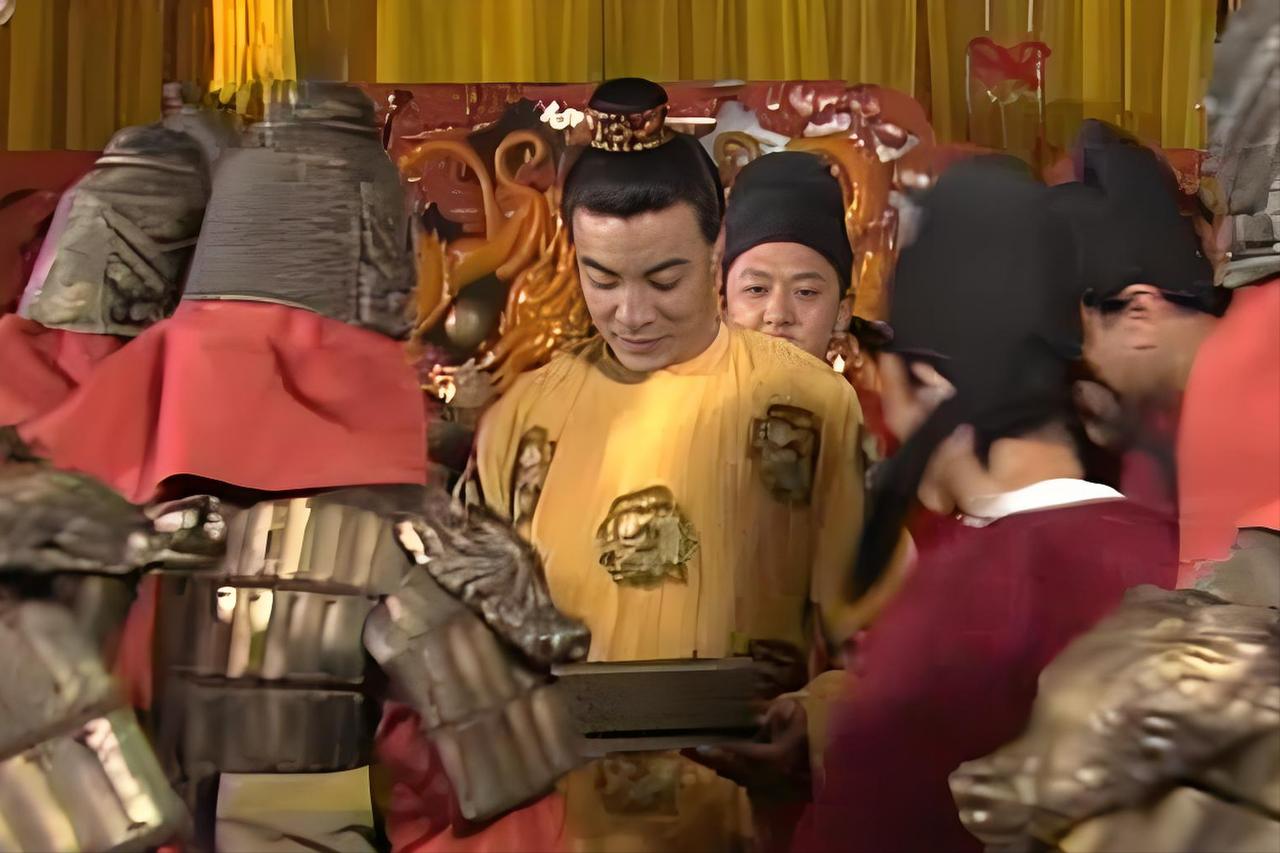 713年，太平公主把当朝七位宰相叫到府中开会，把废黜皇帝李隆基的计划摆在桌面上。