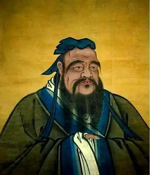 皇帝换了又换，孔家的牌位却从不挪窝，连乾隆到了曲阜都要三跪九叩，这样的家族，怎么