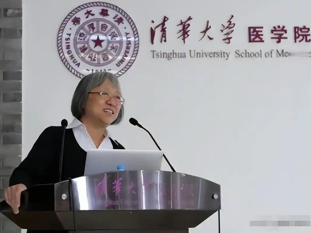 上海“高考状元”袁钧瑛，公派留美拒不回国，可是她在美国深修40年后，却带着全部的