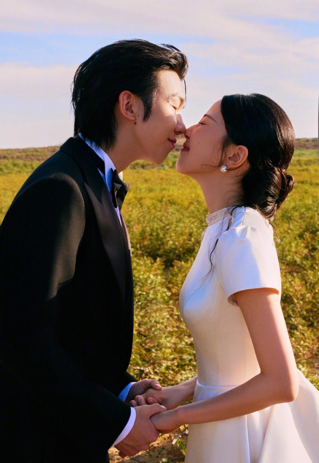 白举纲突然官宣婚礼。
 
当年从2013届《快乐男声》出道的他，凭着一把沙哑有质