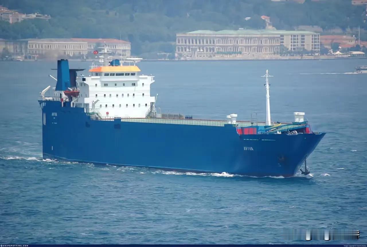 最近俄货轮断电失控，在毗邻朝鲜边境漂流已达4天，这事儿让人不禁想起一年前那艘神秘