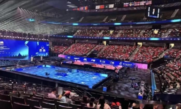 足球的起源与全球热潮足球的全球热潮什么能在全球范围内引发欢呼？答案无疑是足球，这