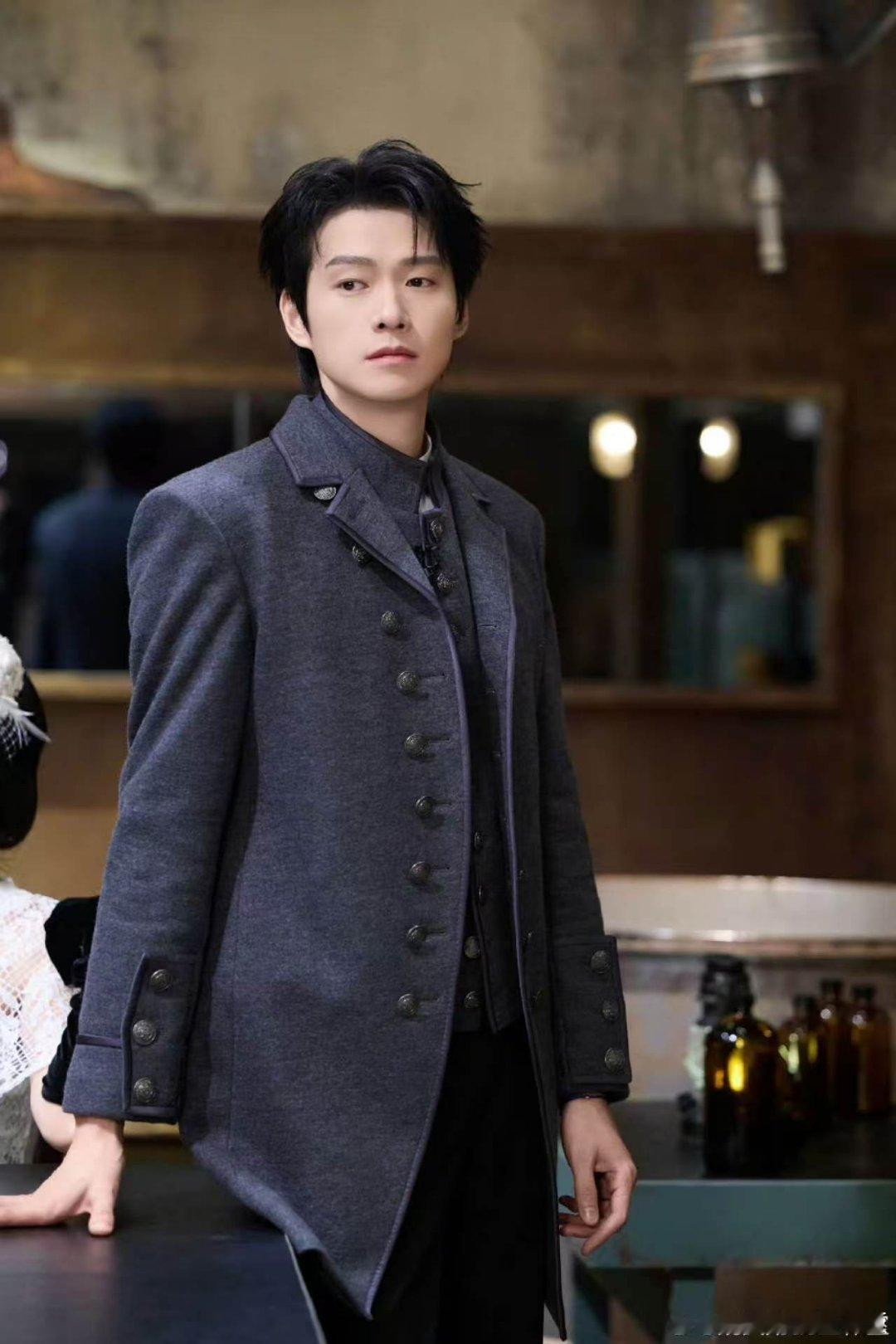 魏大勋身份成谜魏大勋暗藏玄机魏大勋悬案背后暗藏玄机，不错不错， 