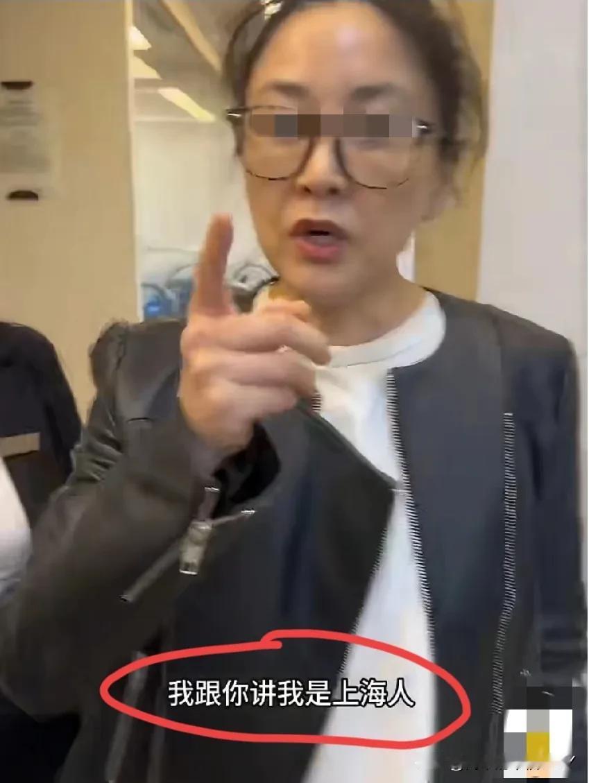 上海酒店健身房起冲突！女子喊娃遭上海大姐辱骂，双方互撕，小事闹大谁都不冤！
 