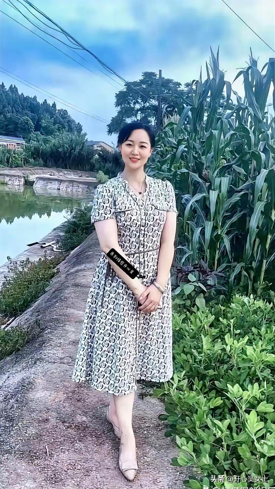 长大后才懂，最珍贵的幸福，永远藏在回不去的童年旧时光里。
这首江城子道尽了无数人