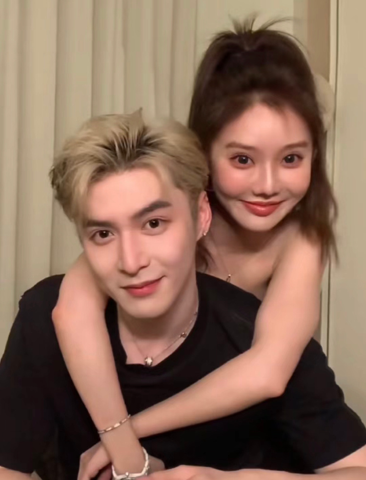 夏夏上快本的时候好美 变化有点大 ​​​