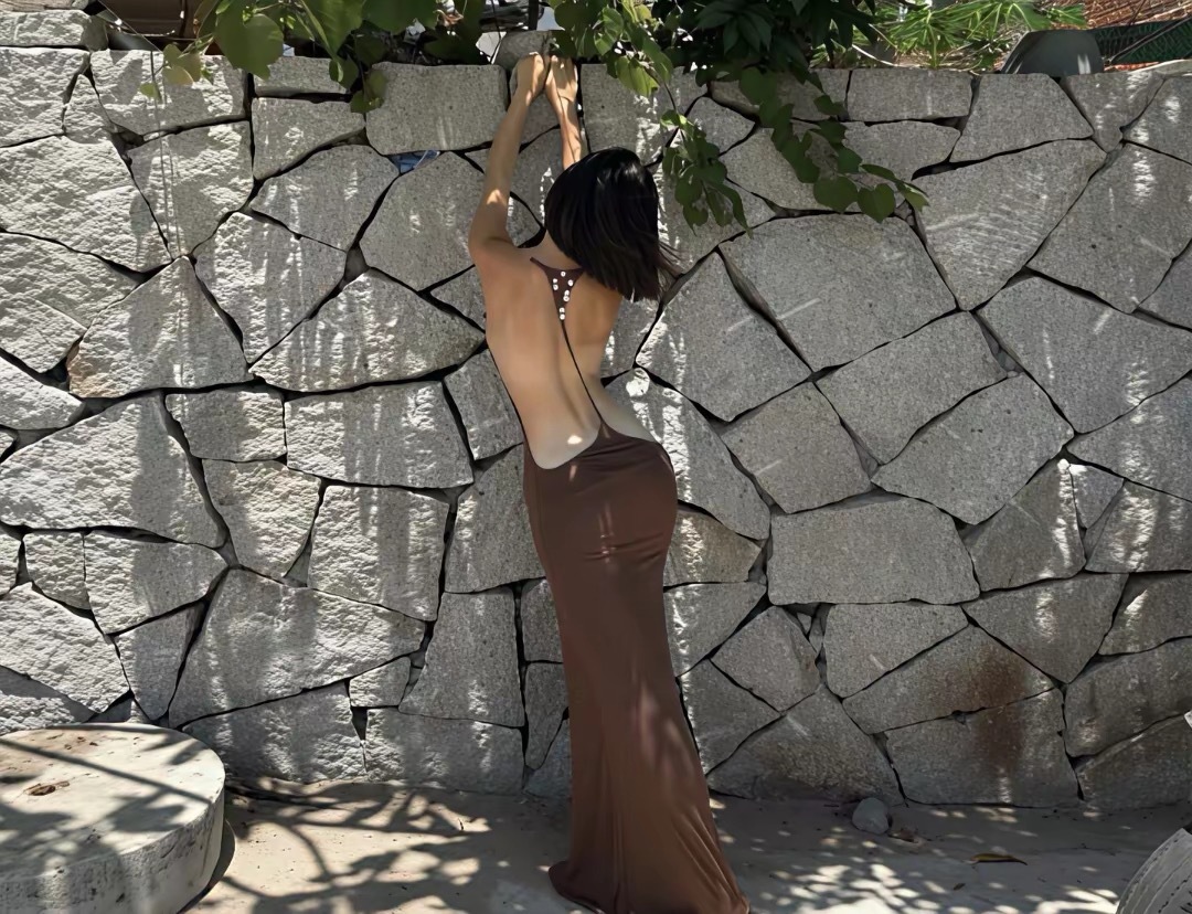 就这些吧，选股不要选太多免得选择困难。下午尾盘看没跳水保持强势的自己打野买点就是