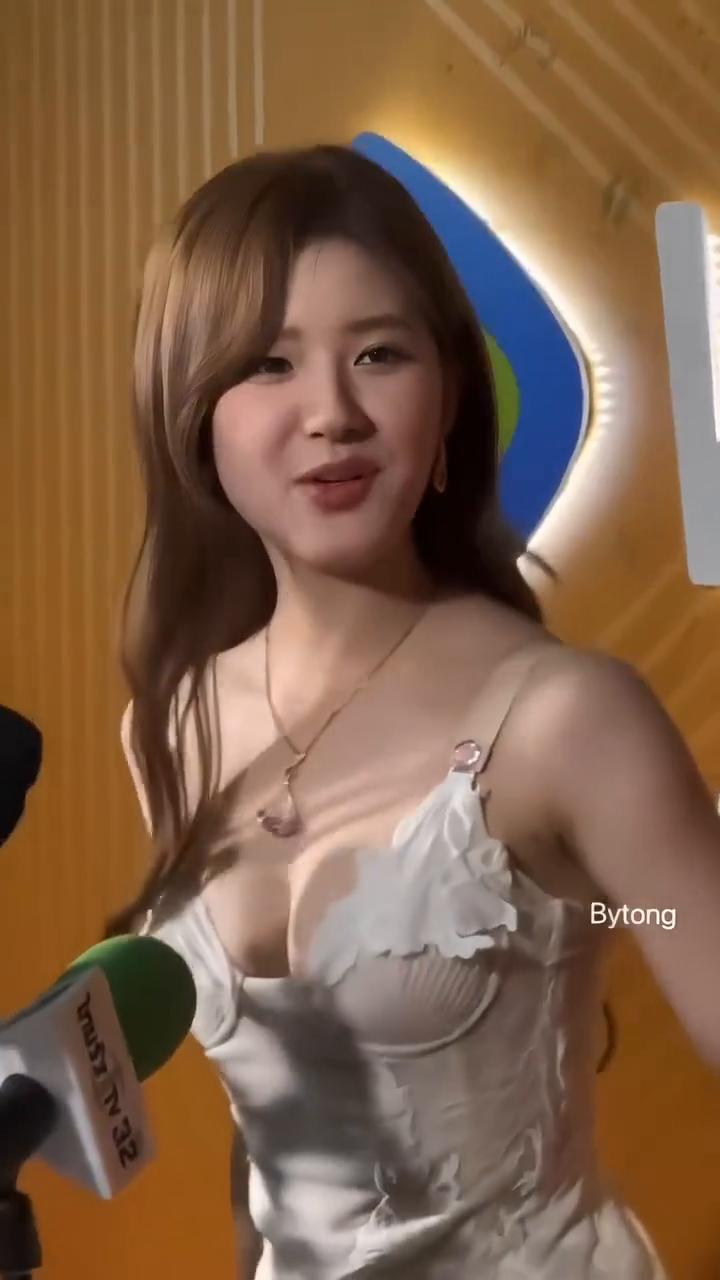 卡坤，奔卡潮牌，踢天条。