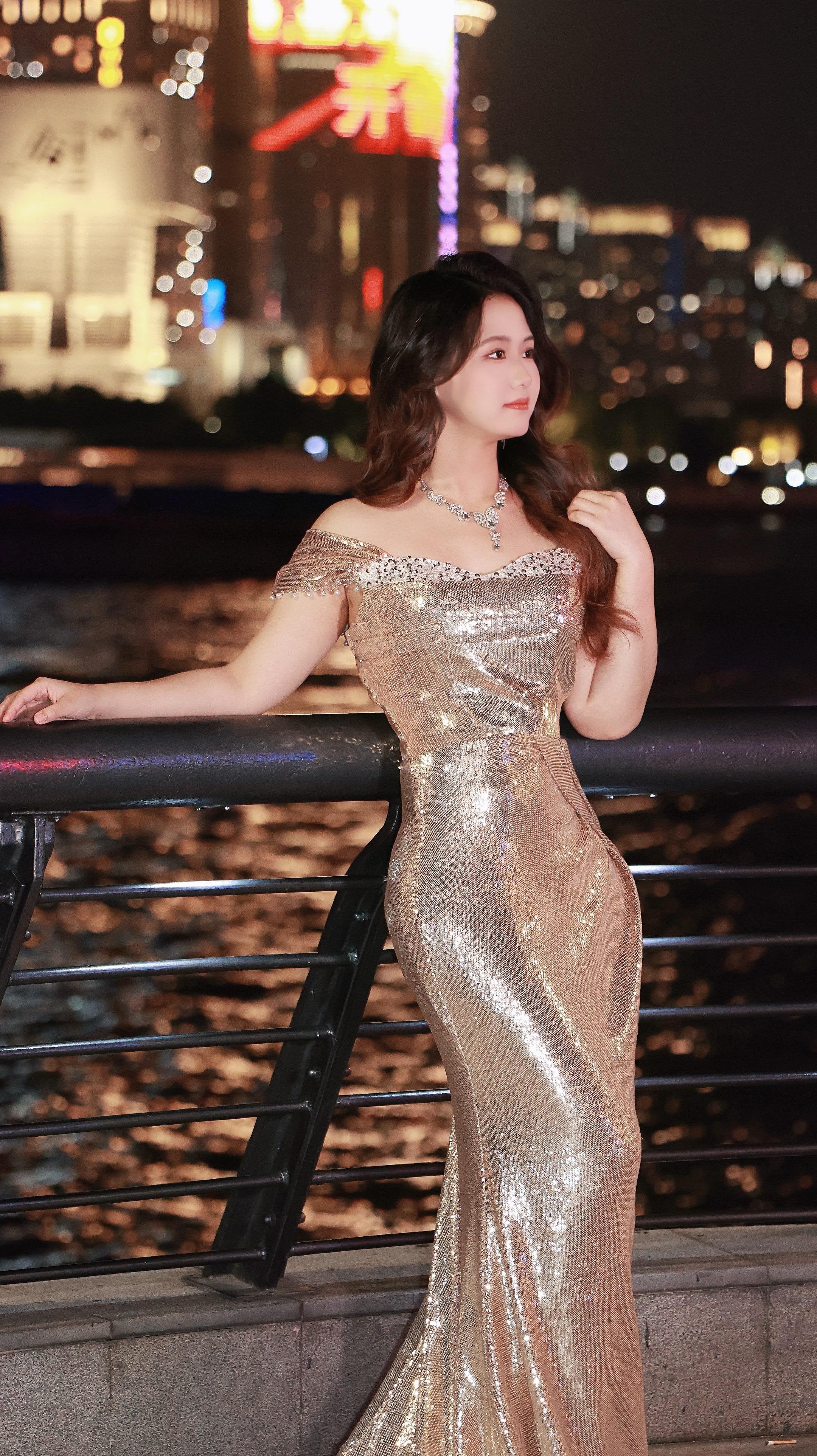 氛围感拍照 吊带连衣裙高端婚纱礼服  赫本小黑裙 街拍小姐姐穿搭