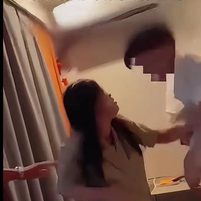 女子怀孕了6个月去捉奸，女子的丈夫每晚都是要加班，女子心生怀疑，哪有总加班的啊，