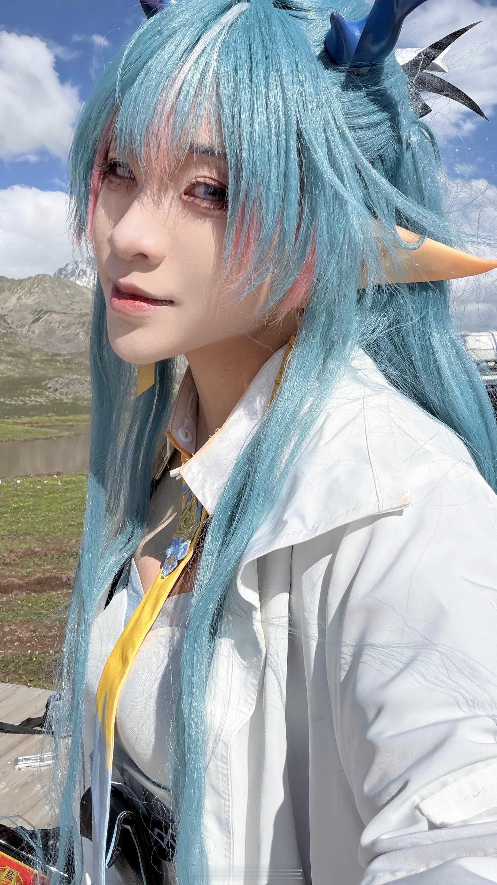 海拔4400孝戍边组。 
