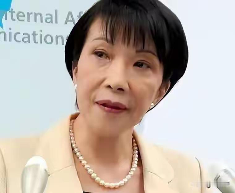 日本那边最近可不太平。

首相一句话说错，不光外交上碰了一鼻子灰，连钢厂都被炸了