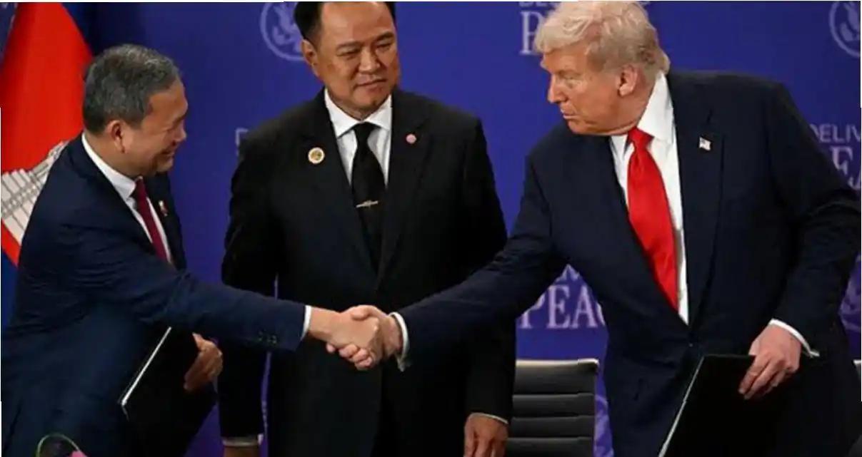 吃中国饭、砸中国锅，这种“铁杆朋友”不要也罢！
 
8月28日，英国皇家海军官网