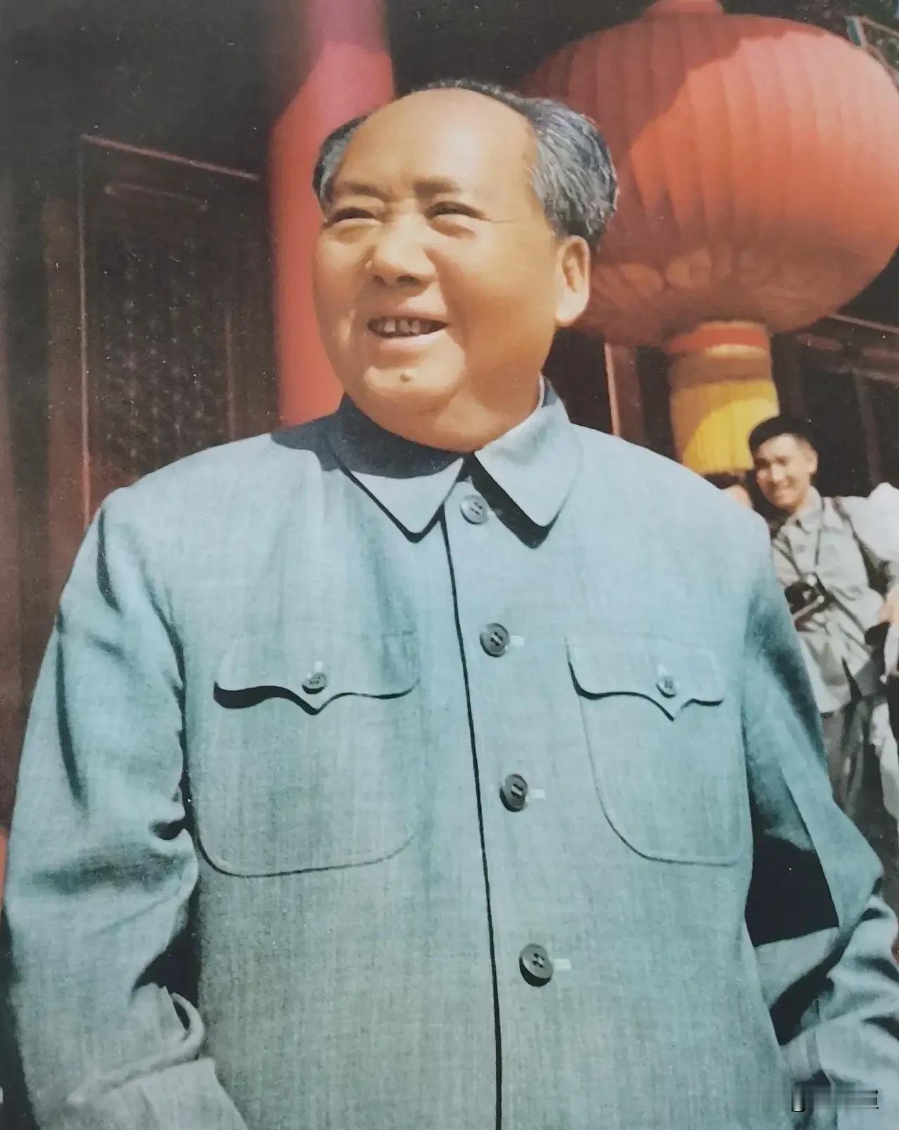 胸怀千秋伟业，心系亿万人民。
