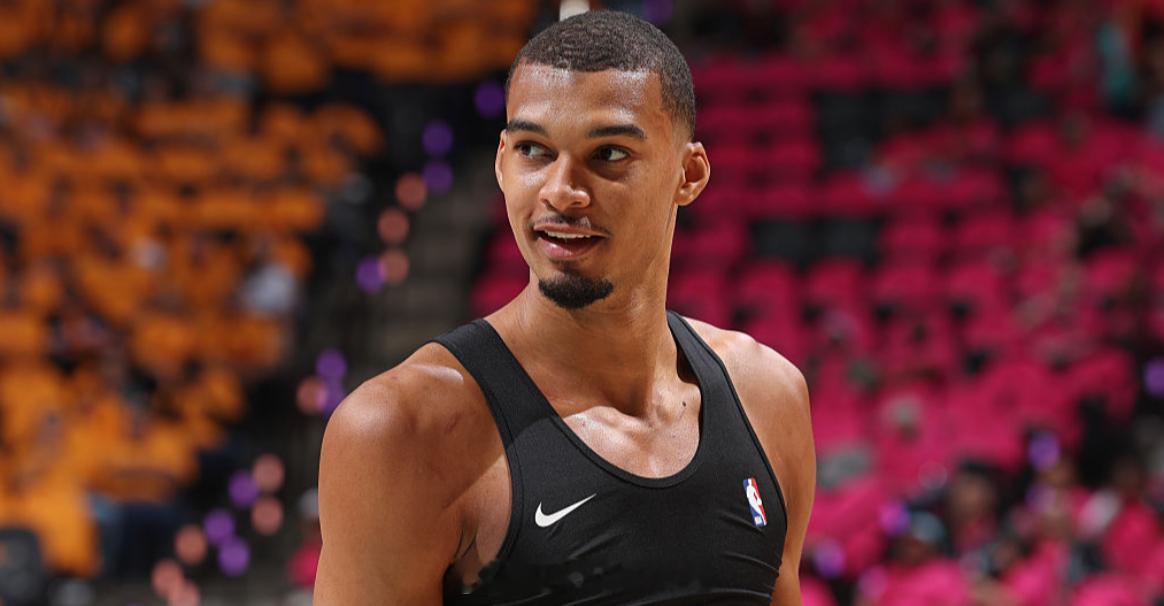 文班回归法国国家队前，这个休赛期过得并不寻常。NBA赛季结束后，他邀请马刺队友前