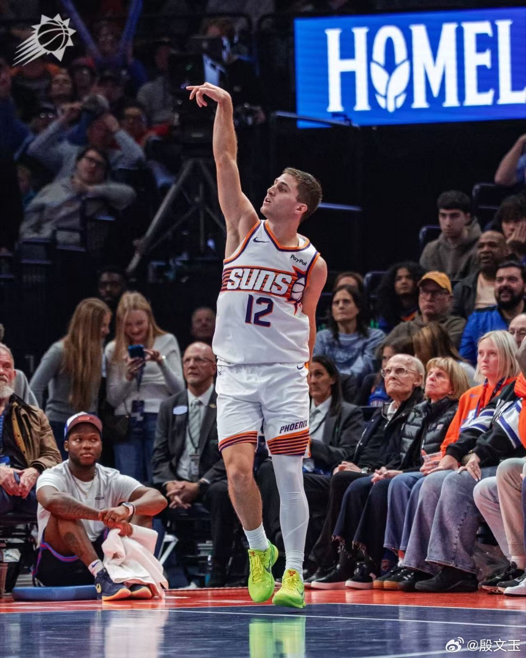 真核还没上，火箭就倒下了。。。太阳在第1节打出23:0的攻击波。 