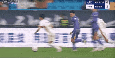 该罚！这张红牌没有任何争议！
今天下午进行的中超联赛第28轮，天津津门虎主场迎战