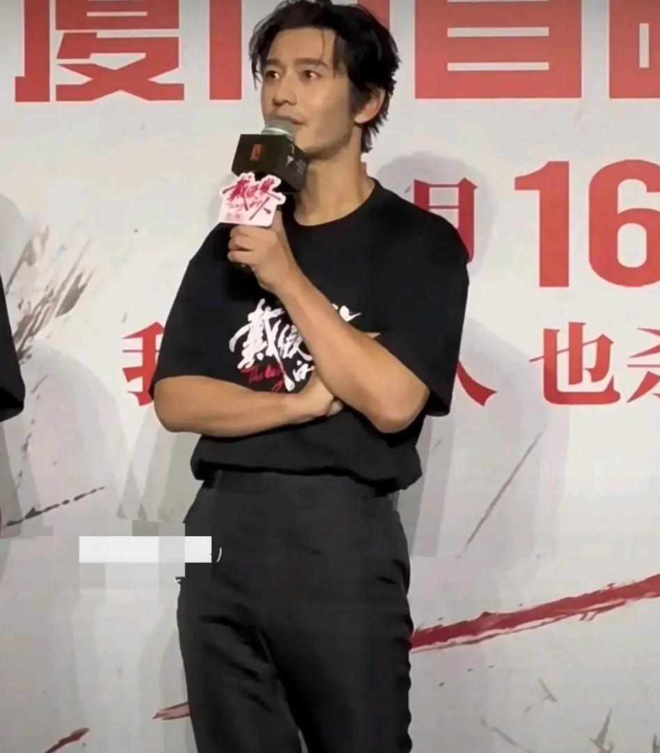 黄晓明要知道当初选叶珂，能给自己带来这么多的麻烦。他肯定不会选。
叶珂真不是省油