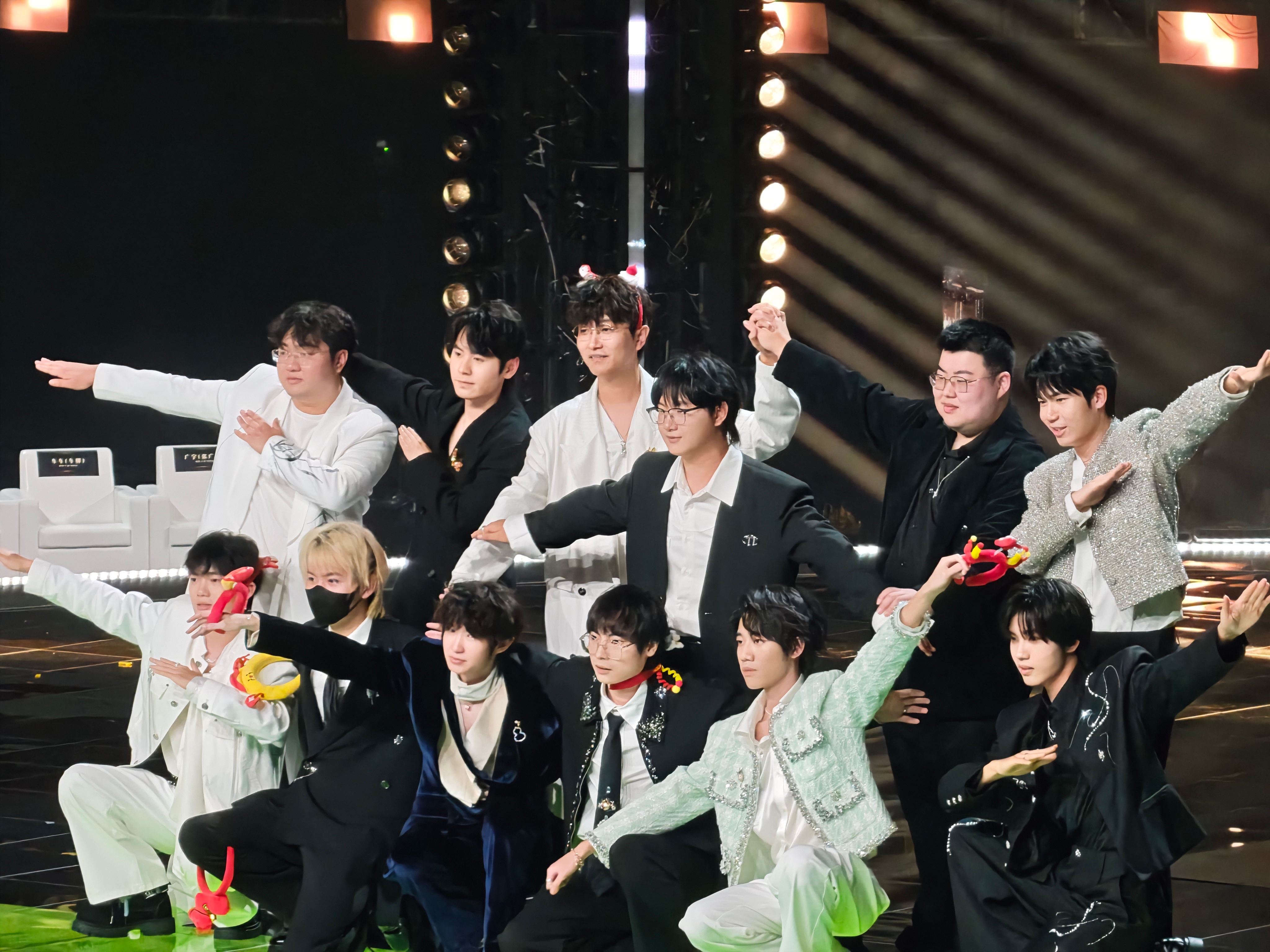 KPL2025王者荣耀巅峰之夜KPL梦之队“全家福” 