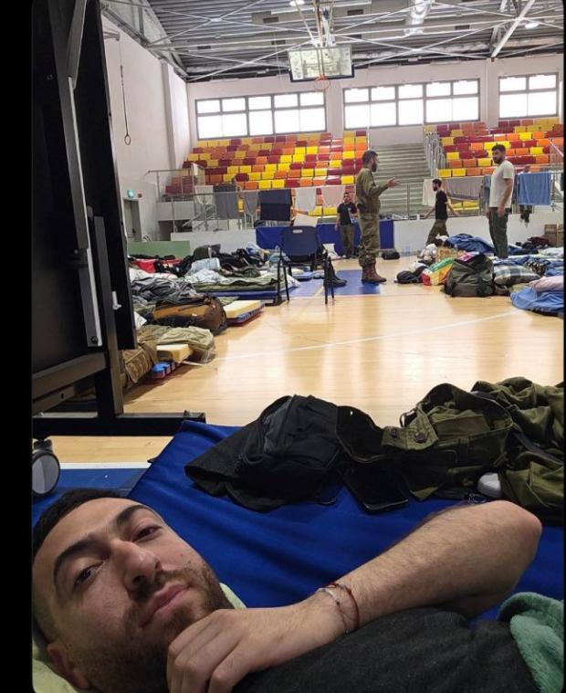 以色列士兵抱怨“没人该在防空洞躲上几小时”，网友：你怎么不看看加沙？！
 
“没