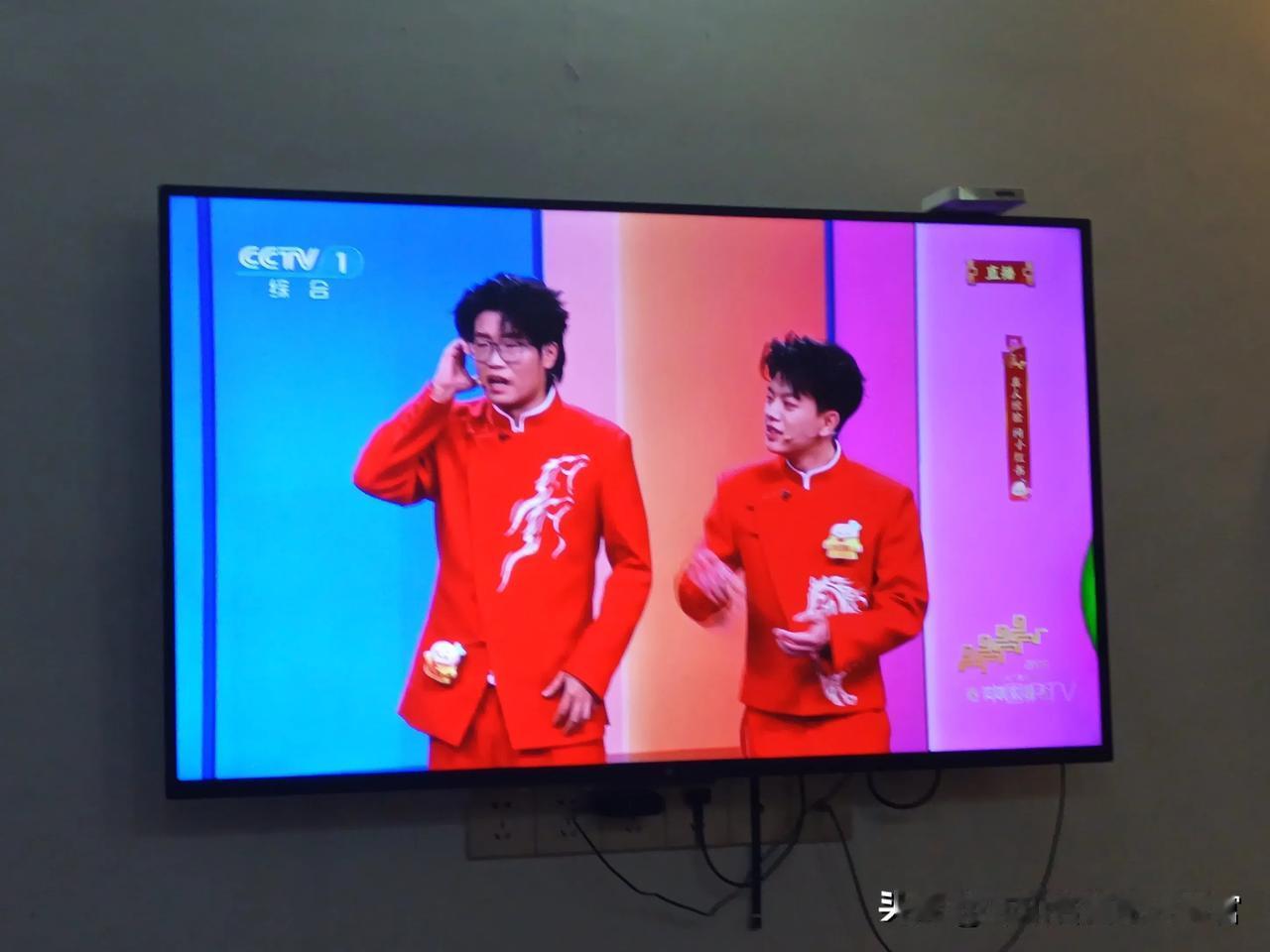 狠狠抽了自己三巴掌，一点都没有手软，然后溜达溜达散散火气，准备睡觉去了！

导演