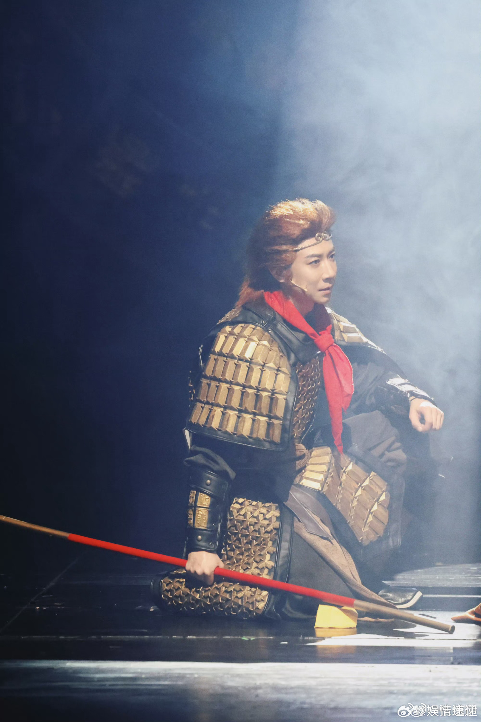  张维伊这次是真红了张维伊当导演写轮眼了当代打工人现状实锤！眼睛充血先问AI应急