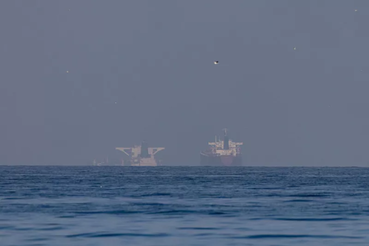 刚刚，美军已开始对进出霍尔木兹海峡的船只进行阻截