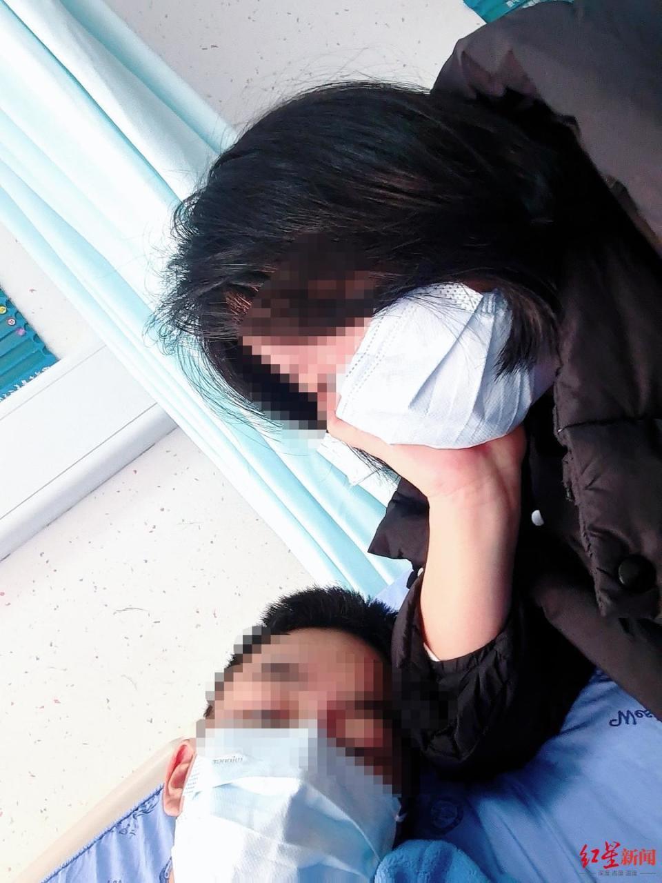 血脉连心聚大爱 宗亲援手救少年
 宗亲聚力送善款，血脉温情暖人心。4月11日下午