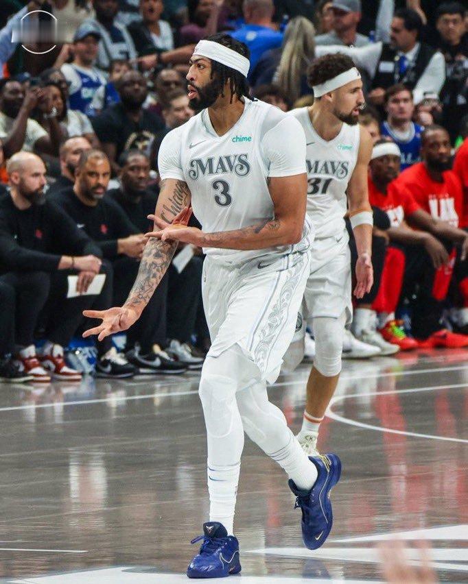 浓眉三分再进！！  安东尼戴维斯[超话]  MFFL[超话]  