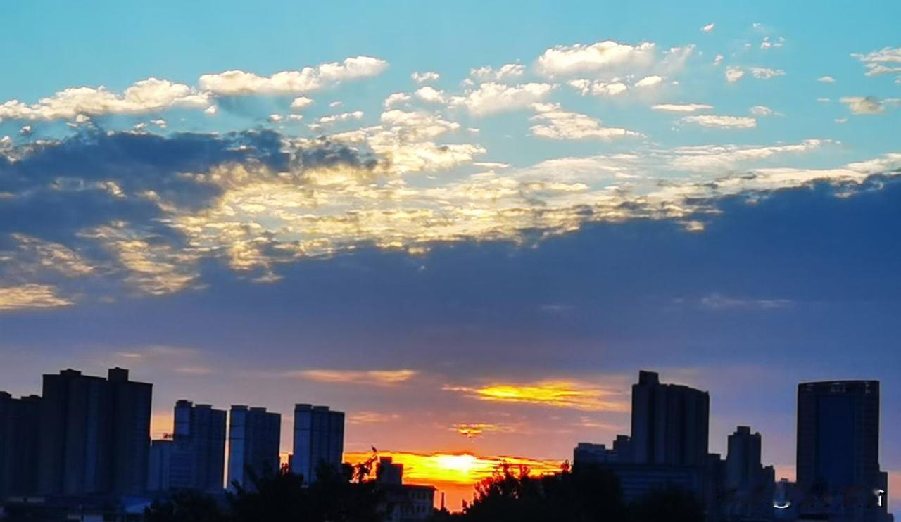 安乐死，我并不看好，我觉得还是有些残忍。

亲人生命的戛然而止，瞬间消逝，让人还