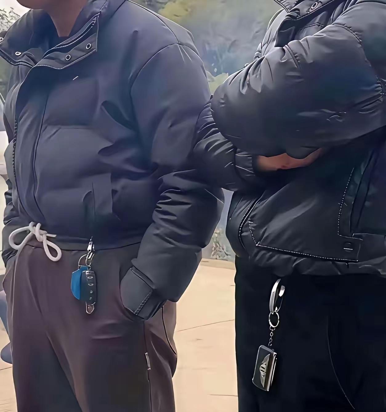 我感觉可以出一个挂在脖子上的钥匙，做的要大一点，最起码有拳头大小，这部分人肯定都
