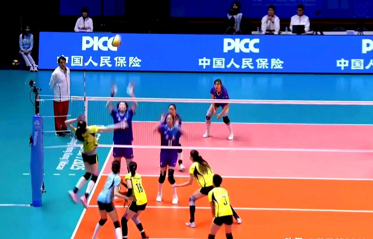 昨晚天津打云南，王艺竹没上，粉丝群里瞬间炸锅。我第一反应：轮休就对了！
李盈莹