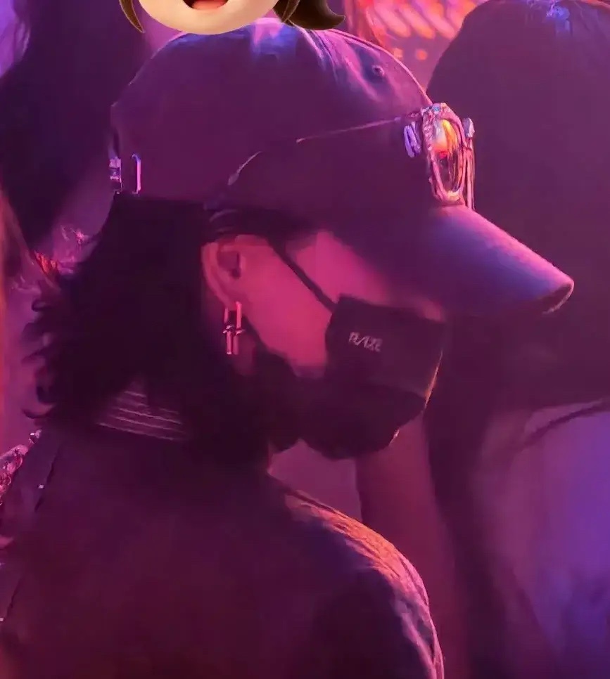 偶遇章子怡带女儿去看孙燕姿演唱会，打扮低调星范足，醒醒很漂亮！ ​​​
