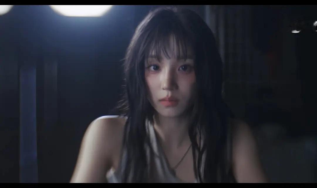 汪苏泷&宋雨琦mv《写故事的人》看个mv居然看哭了😭，没想到还有丧尸，配上歌真