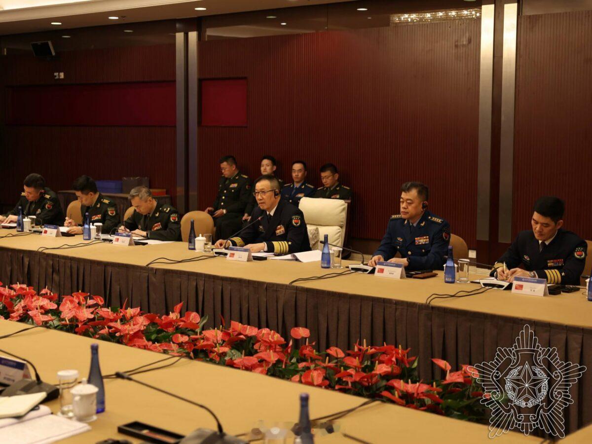 董军[超话]  2026.09.15 董军在北京会见🇧🇾防长赫列宁、东盟秘书