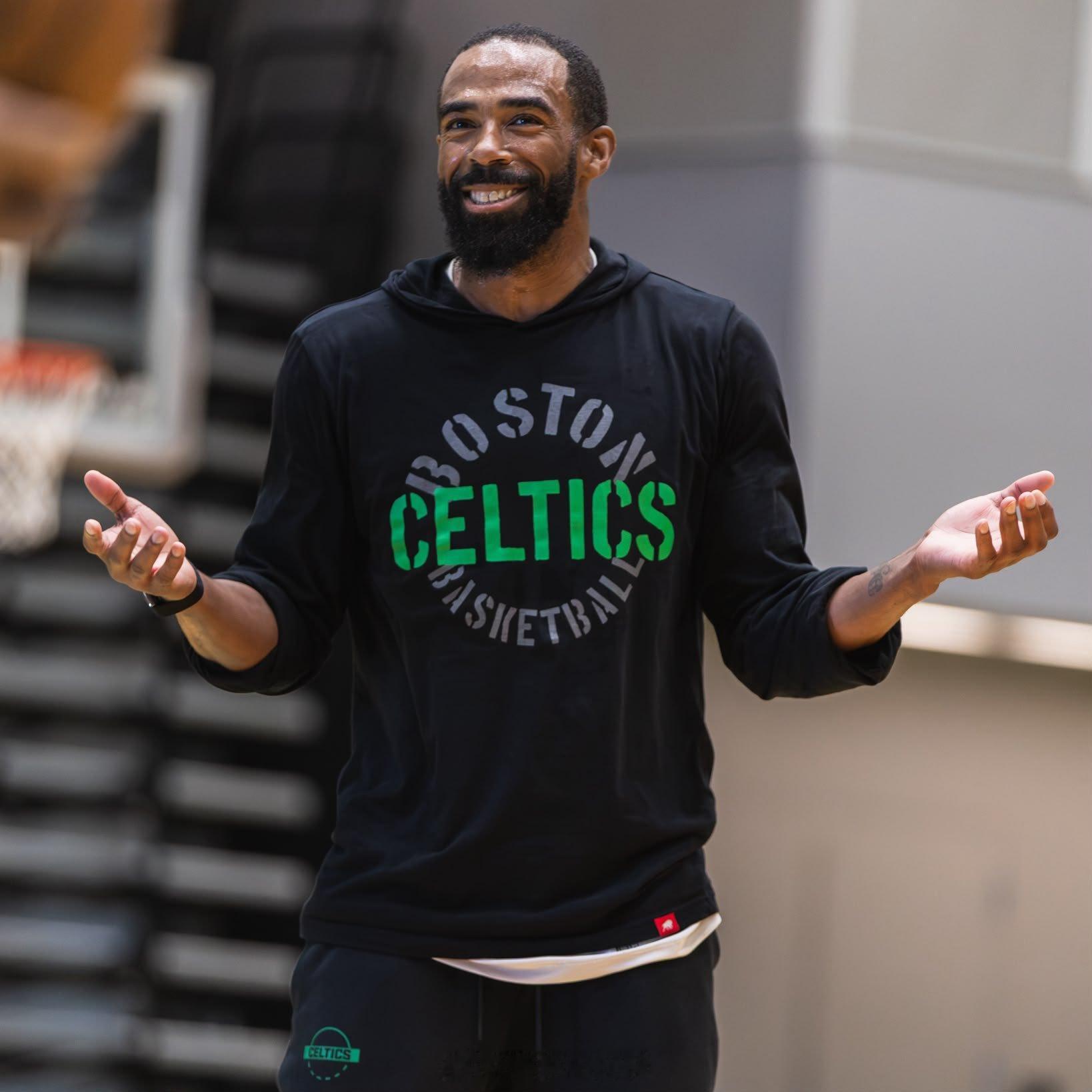 迈克‑康利19年NBA生涯一共出战1226场比赛，累计出场时间超过37000分钟