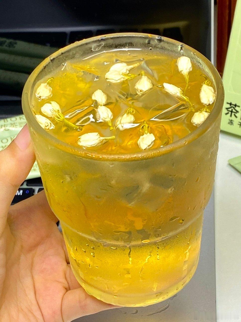 当代年轻人连喝水都要人管不知道有没有同款年轻人，离开提醒就彻底忘记喝水。独自生活