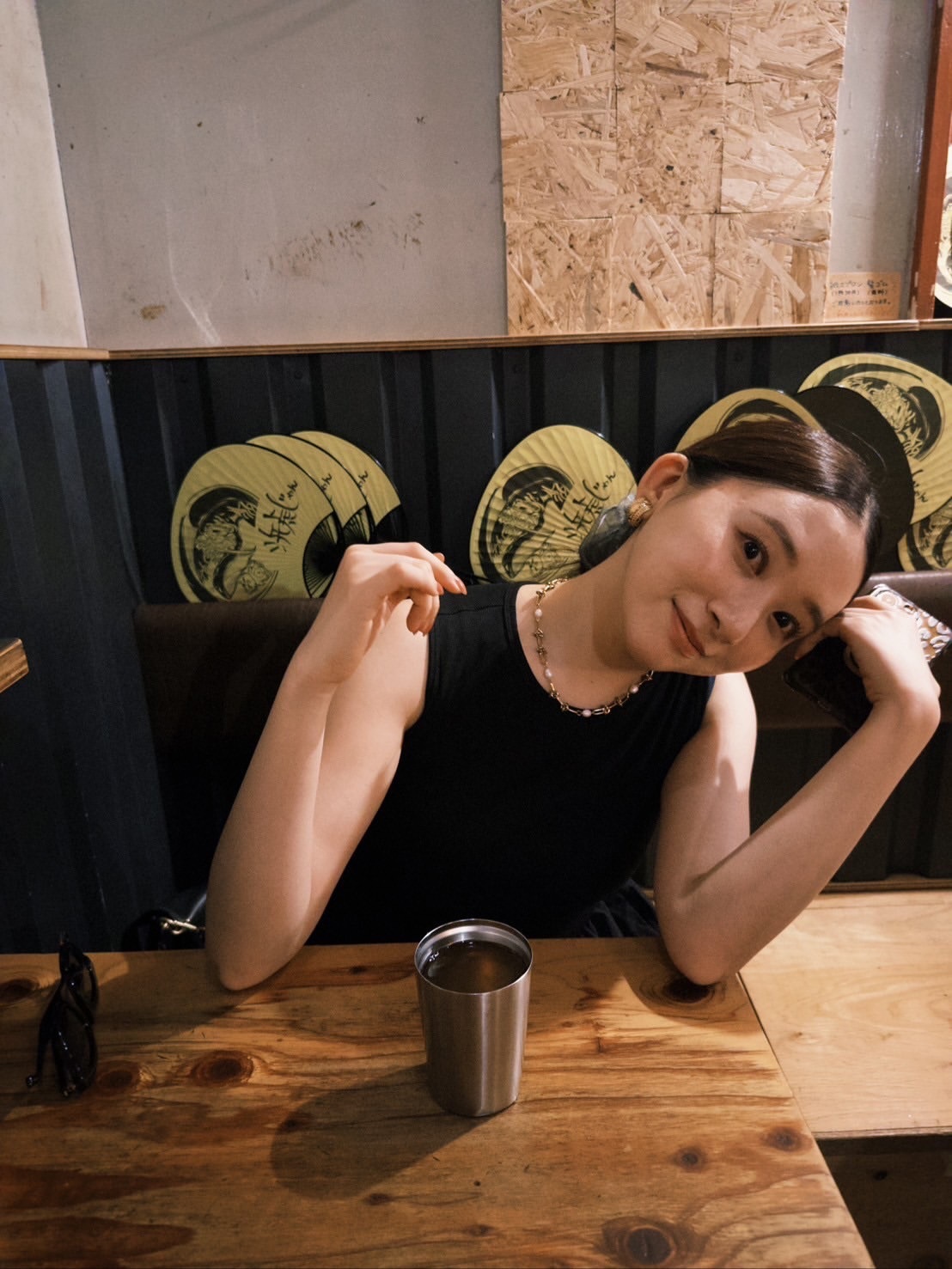 佐藤詩織「チートDAYらーめんが届くまで待ちきれない佐藤。」 ​​​
