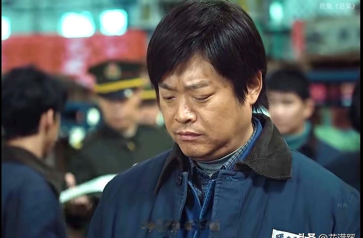 卞记旅馆那起案子里，最先露出破绽的不是人，是一只鞋。
刘永坤踩在现场留下痕迹，警