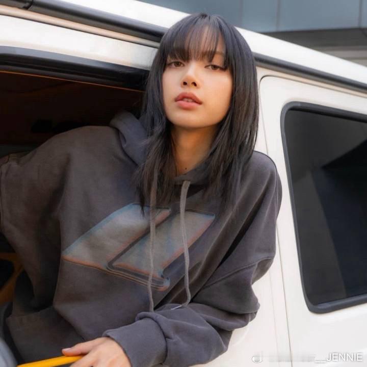 💛 lisa kpop女永一 💛  241224每日蓝v🐑🎺，打招呼（重