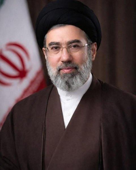 3月13日，据央视早间新闻报道，伊朗新仼最高领袖穆杰塔巴3月12日在国家电视台发