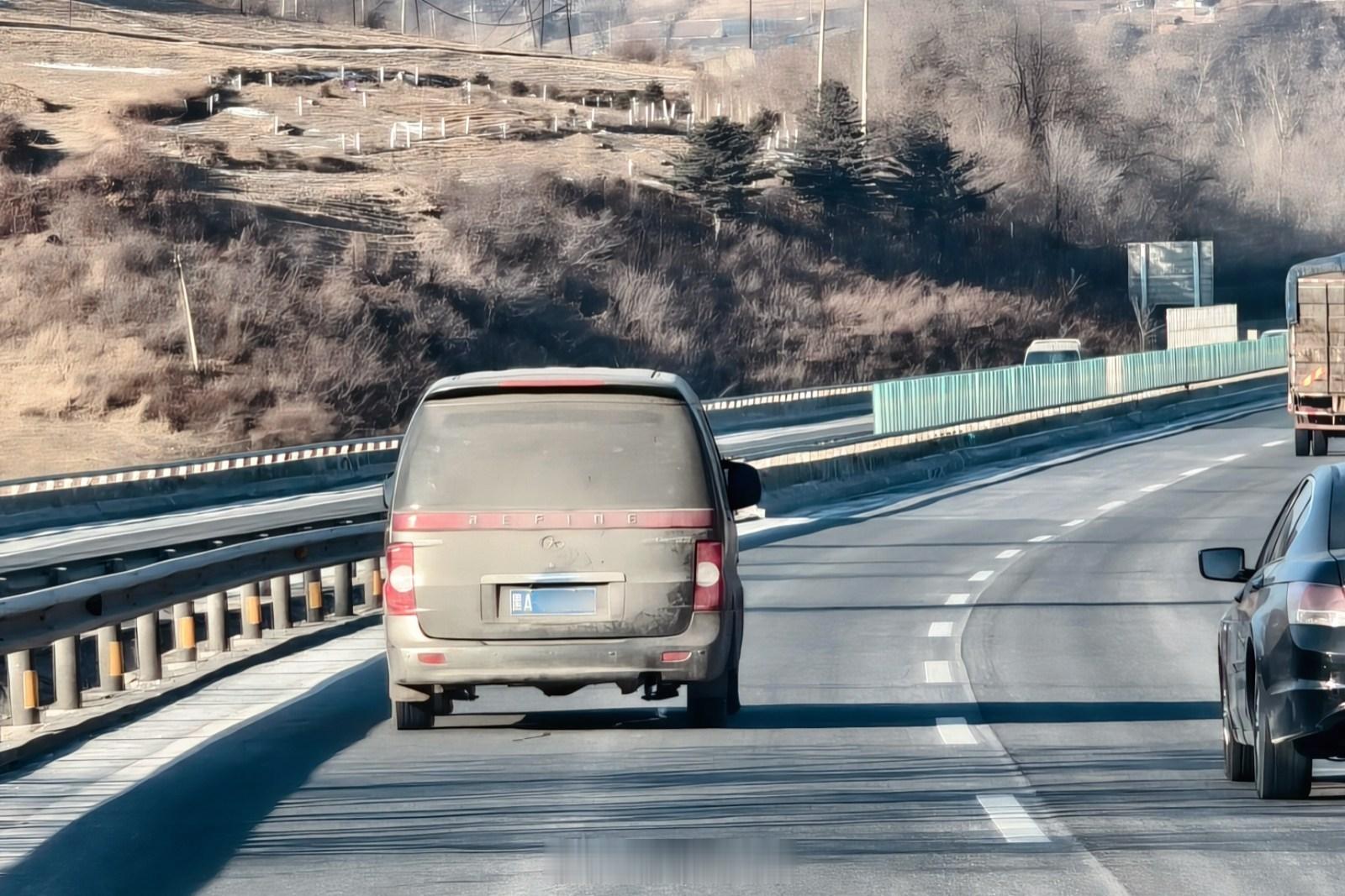 昨天下午丹东到沈阳的高速上，遇到一个熟悉的身影——瑞风祥和。北京限购那年的国庆节