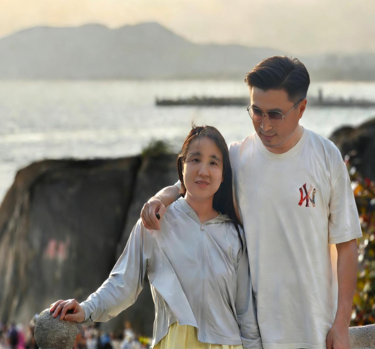 约三、五好友，打打牌、吃个饭，出去旅游转一转……