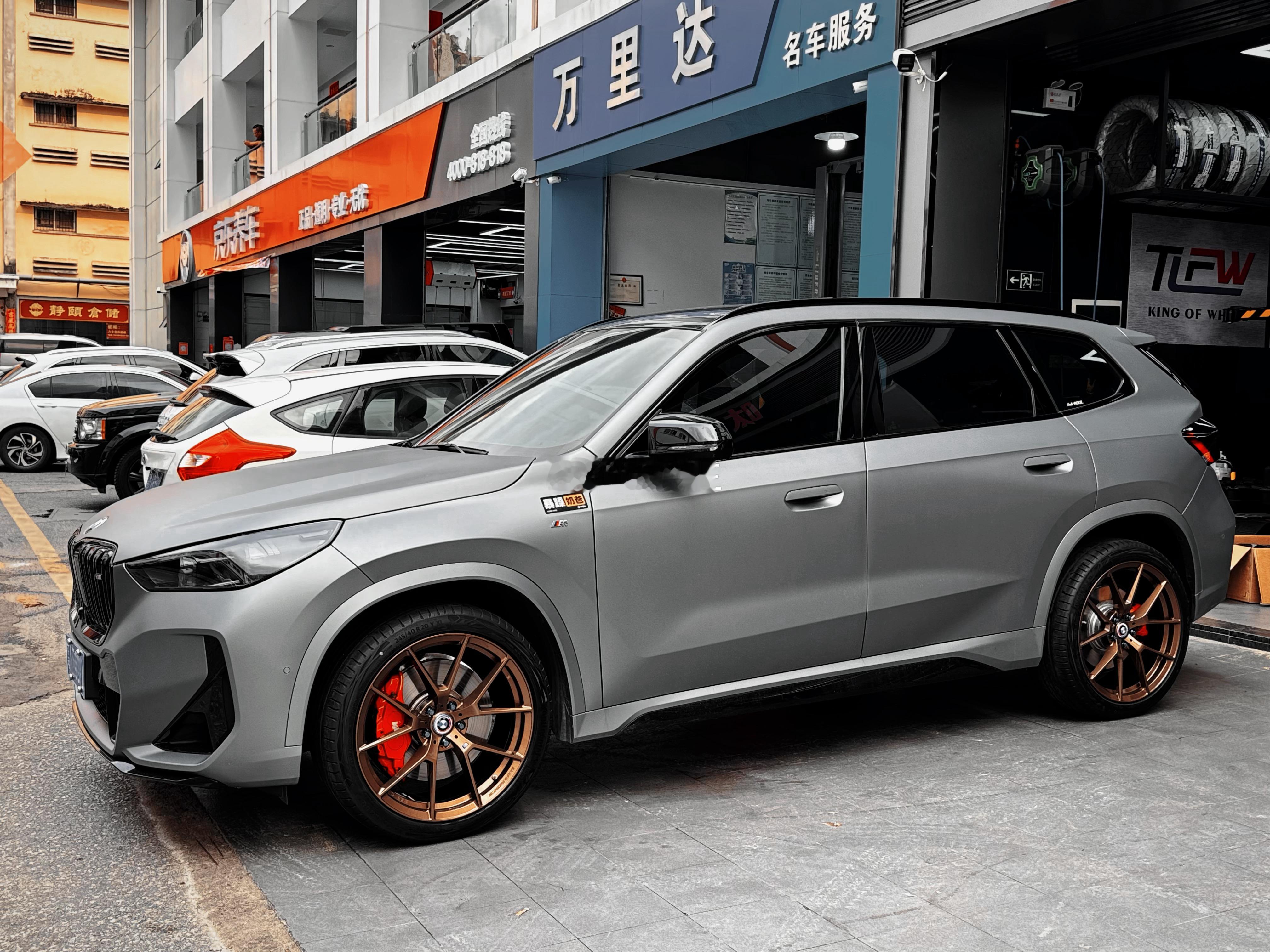 宝马X1 M35 完工案例供参考 TLFW FORGED 定制20寸 亮光古铜搭