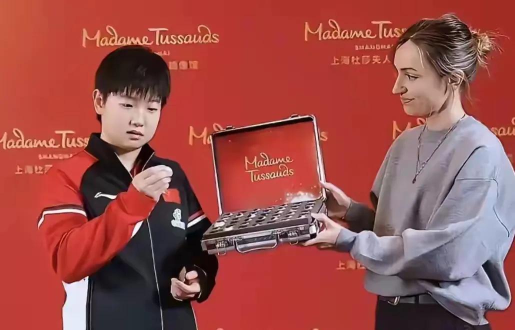 大意了，头一次做蜡像也没经验，草率选择了杜莎夫人蜡像馆的方案
刚看到条消息，杜莎