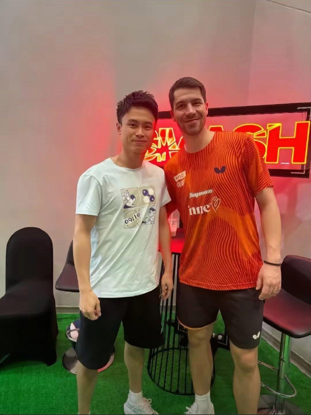 中国乒乓球队的队员，每一次国际比赛都必须全力冲刺。
国家队汇集了全国顶尖选手。