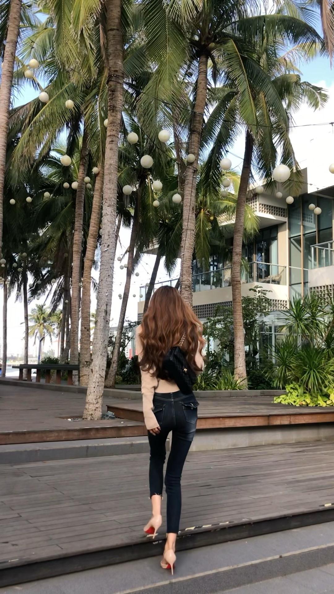 圆圈勾勒成指纹 印在我的嘴唇