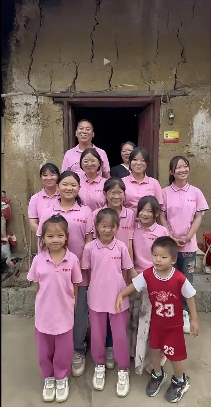 这是现实版的“喜盈门”，不生儿子决不罢休，这也是老观念，多子多福。
      